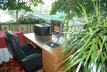 Hotel The Royal Regency Yonkers